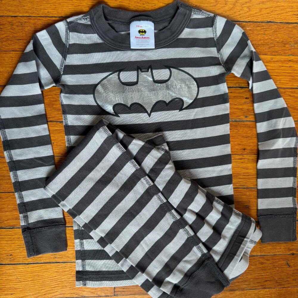 Batman pajamas by Hanna Andersson. Size 5 (110). Long johns